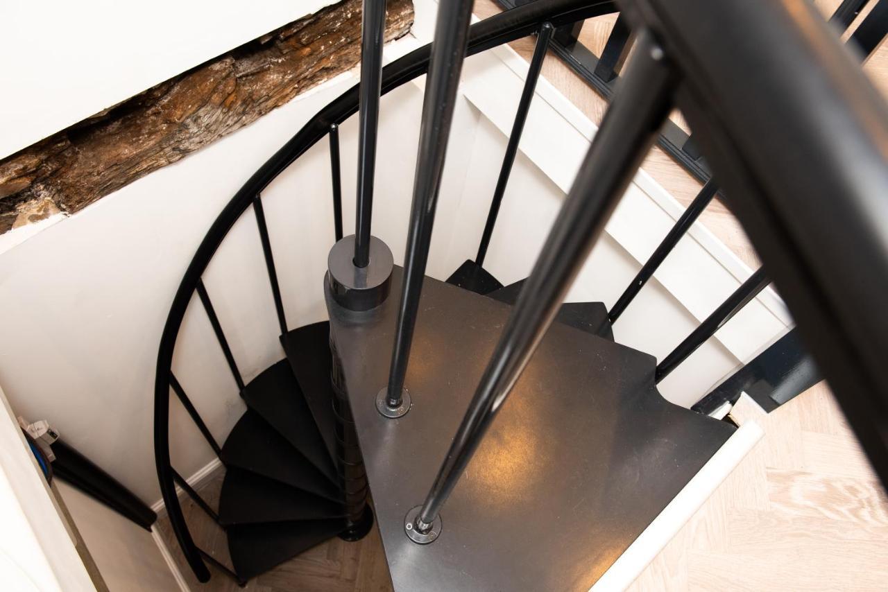 Modern Finish To A Historic Brewers House, Derby Villa Ngoại thất bức ảnh